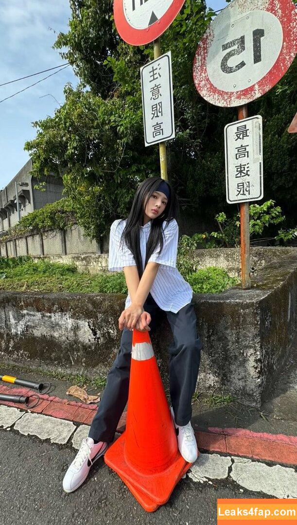 Minji / lovres_min__ / miniwithtattoos / newjeans_official leaked photo photo #0457