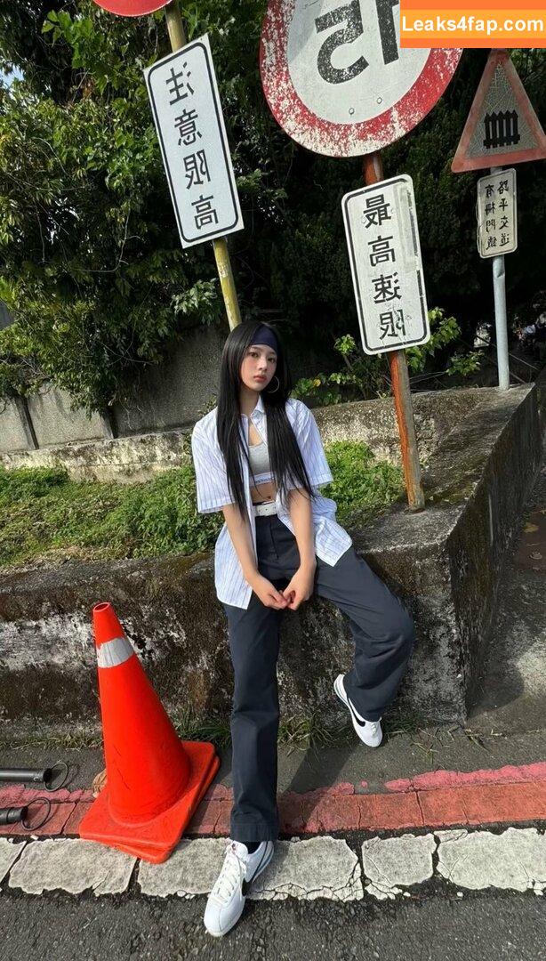 Minji / lovres_min__ / miniwithtattoos / newjeans_official leaked photo photo #0458