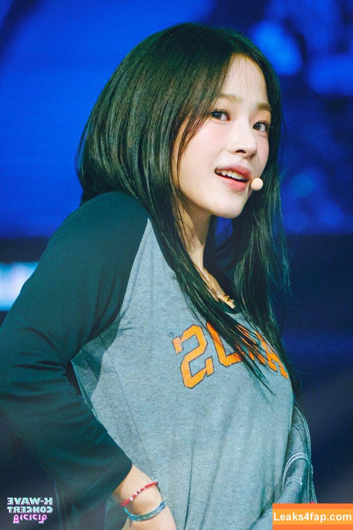 Minji / lovres_min__ / miniwithtattoos / newjeans_official leaked photo photo #0474