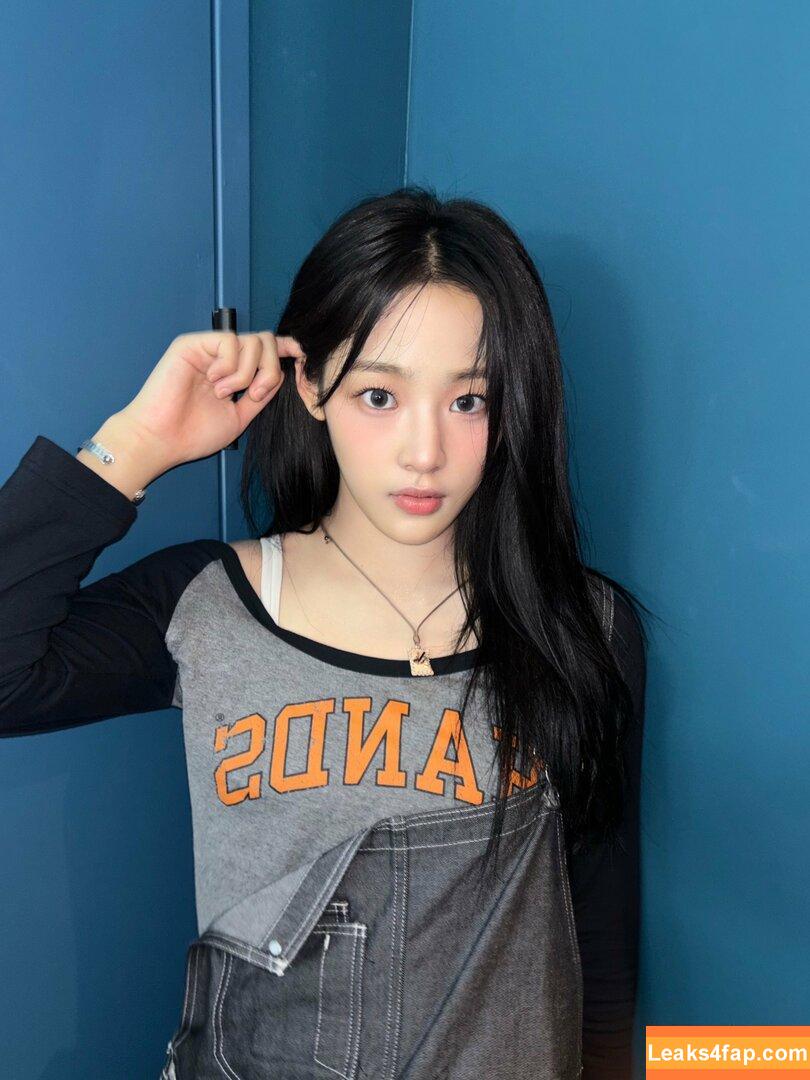 Minji / lovres_min__ / miniwithtattoos / newjeans_official leaked photo photo #0481