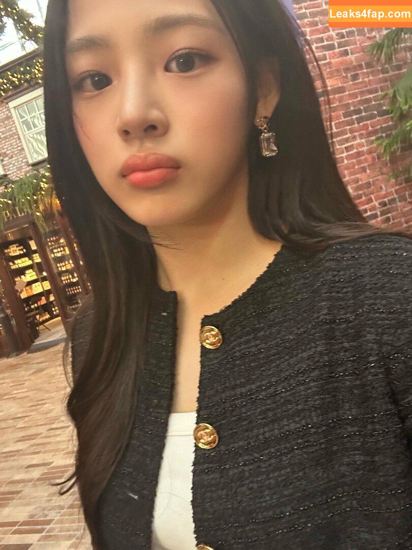 Minji / lovres_min__ / miniwithtattoos / newjeans_official leaked photo photo #0492