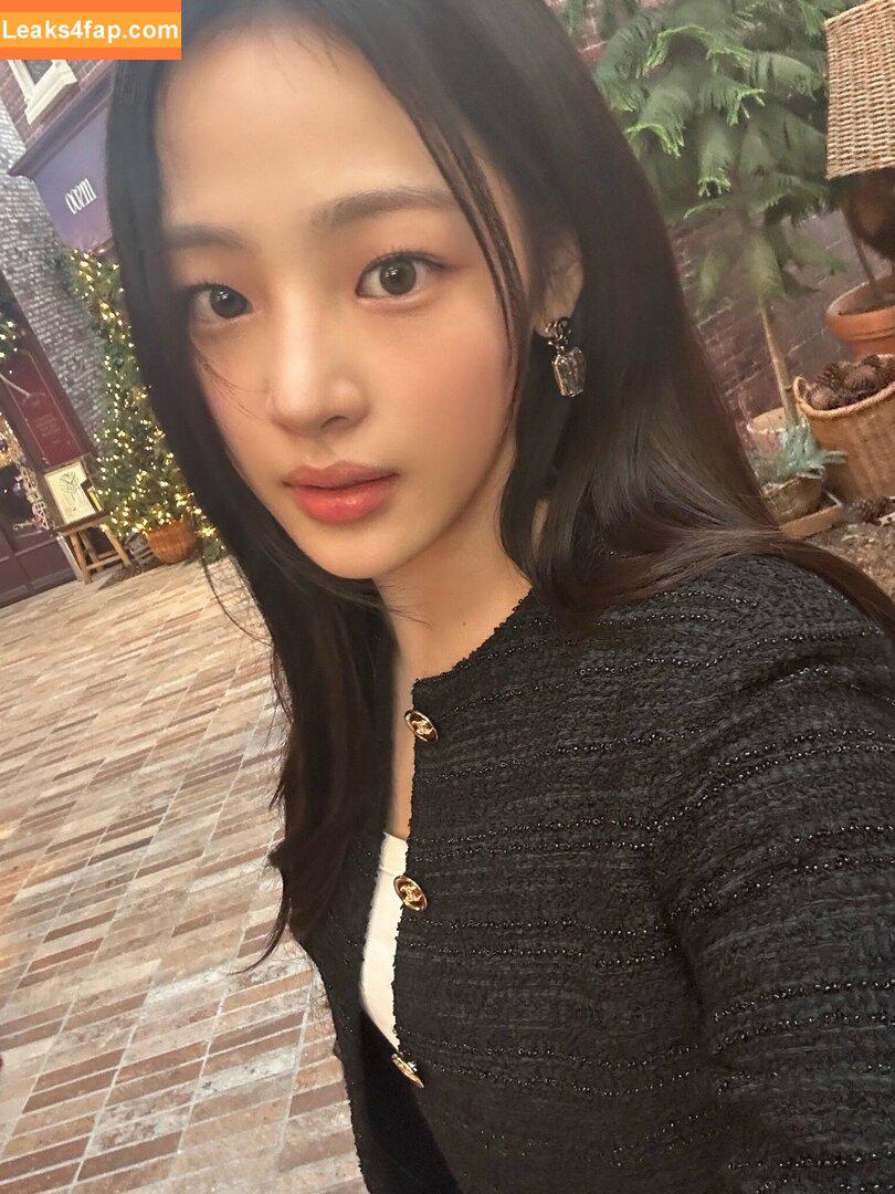 Minji / lovres_min__ / miniwithtattoos / newjeans_official leaked photo photo #0493