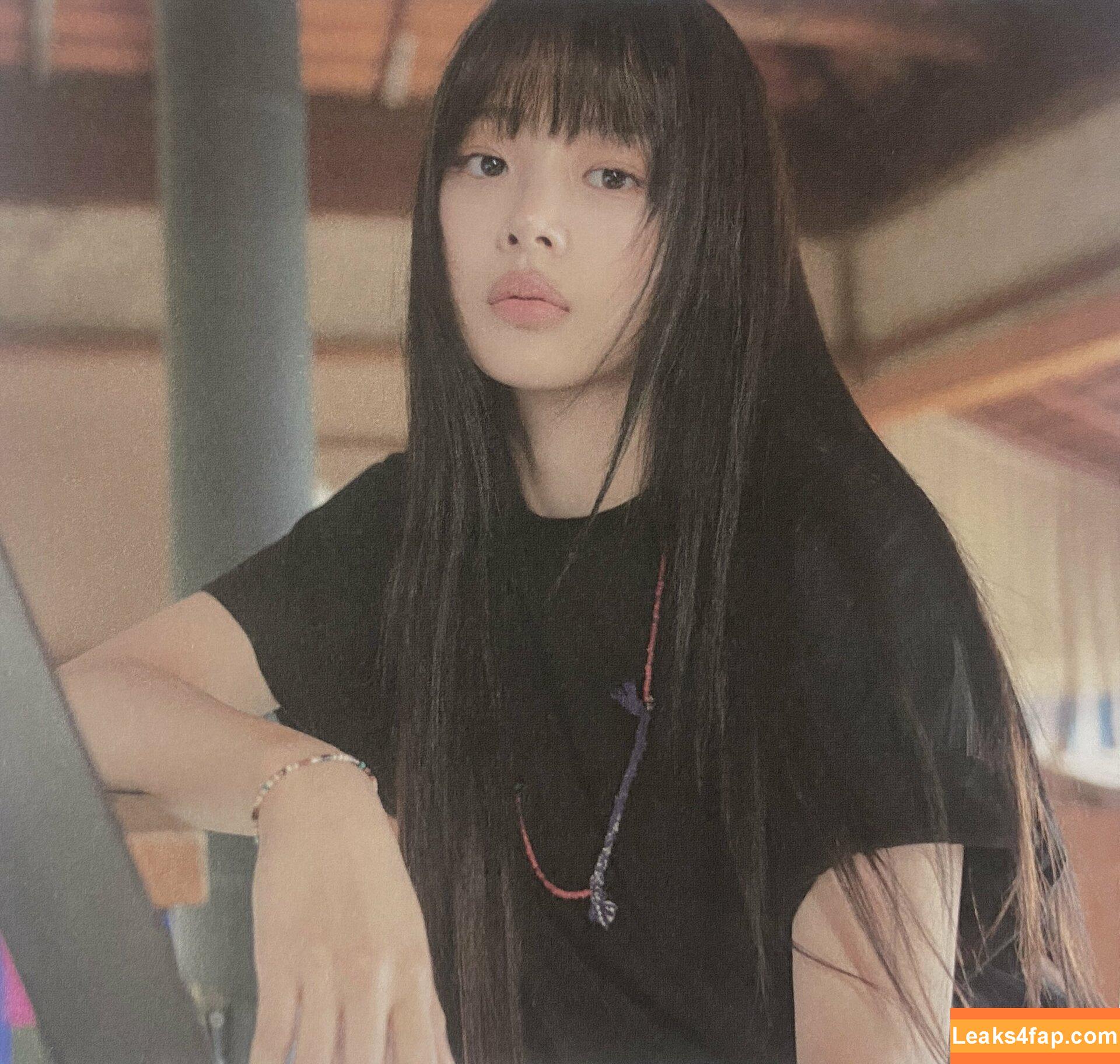 Minji / lovres_min__ / miniwithtattoos / newjeans_official leaked photo photo #0511