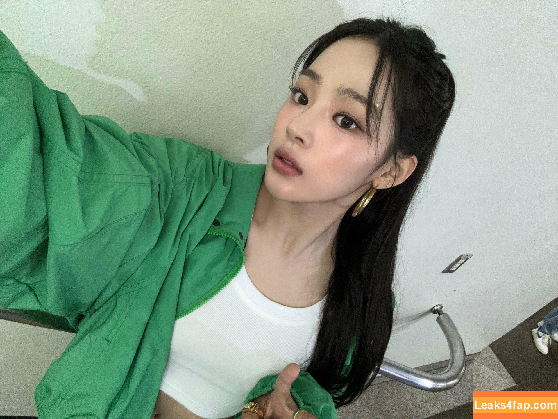 Minji / lovres_min__ / miniwithtattoos / newjeans_official leaked photo photo #0518
