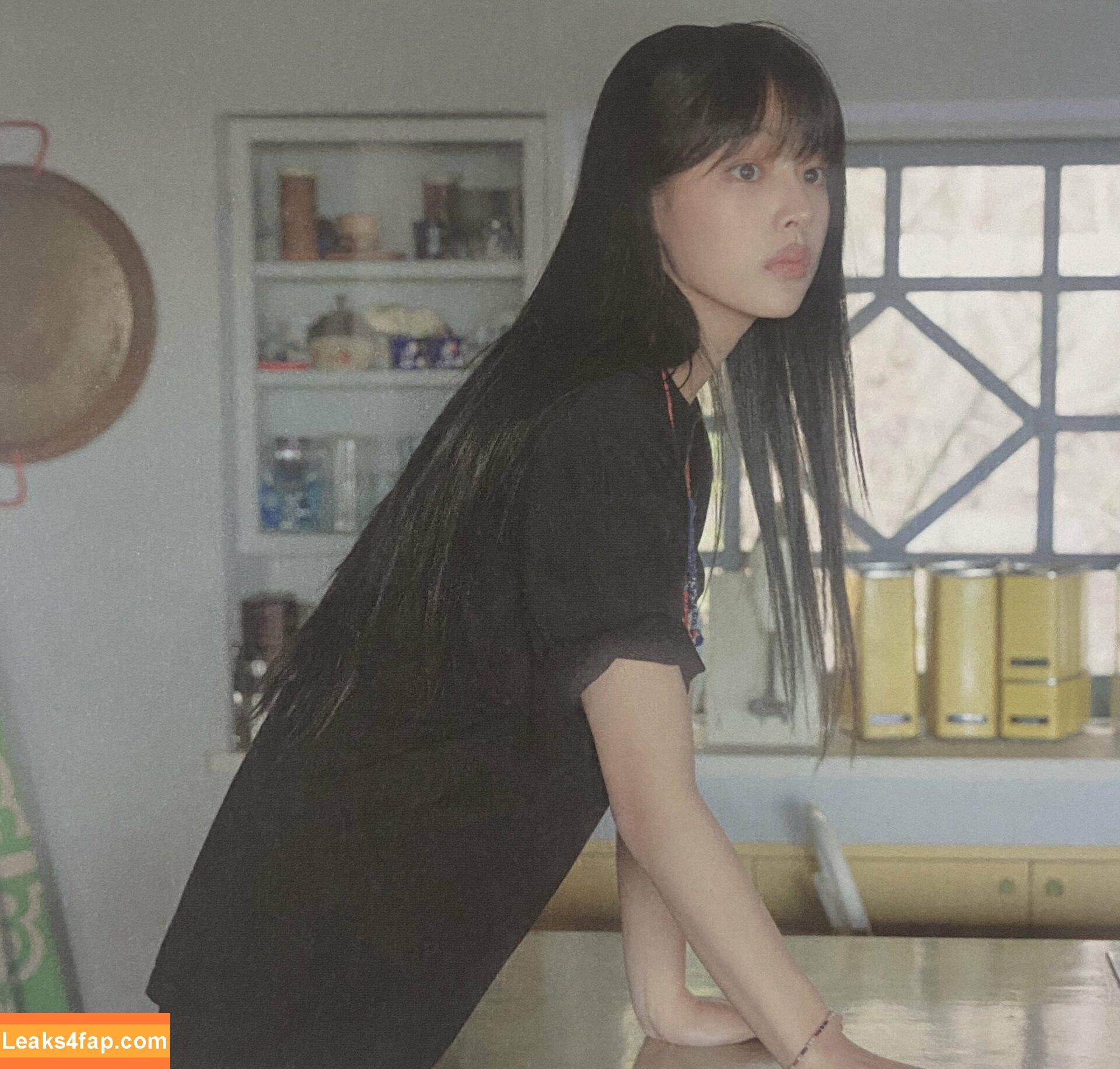 Minji / lovres_min__ / miniwithtattoos / newjeans_official leaked photo photo #0548