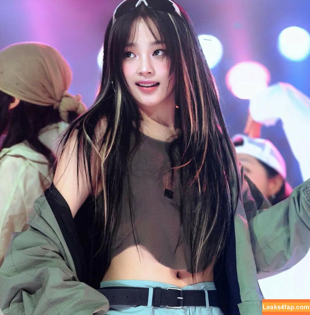 Minji / lovres_min__ / miniwithtattoos / newjeans_official leaked photo photo #0552