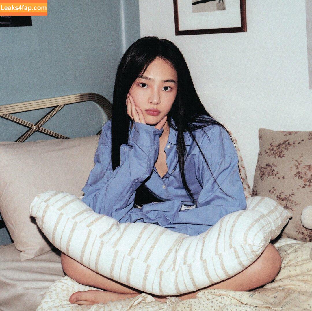 Minji / lovres_min__ / miniwithtattoos / newjeans_official leaked photo photo #0591
