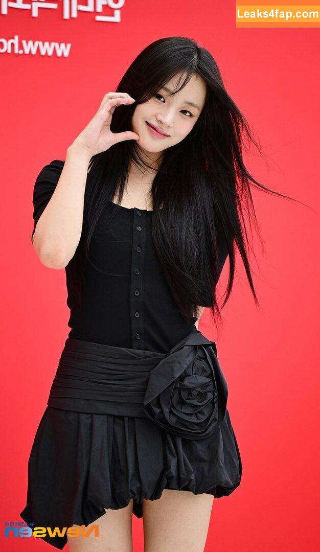 Minji / lovres_min__ / miniwithtattoos / newjeans_official leaked photo photo #0628