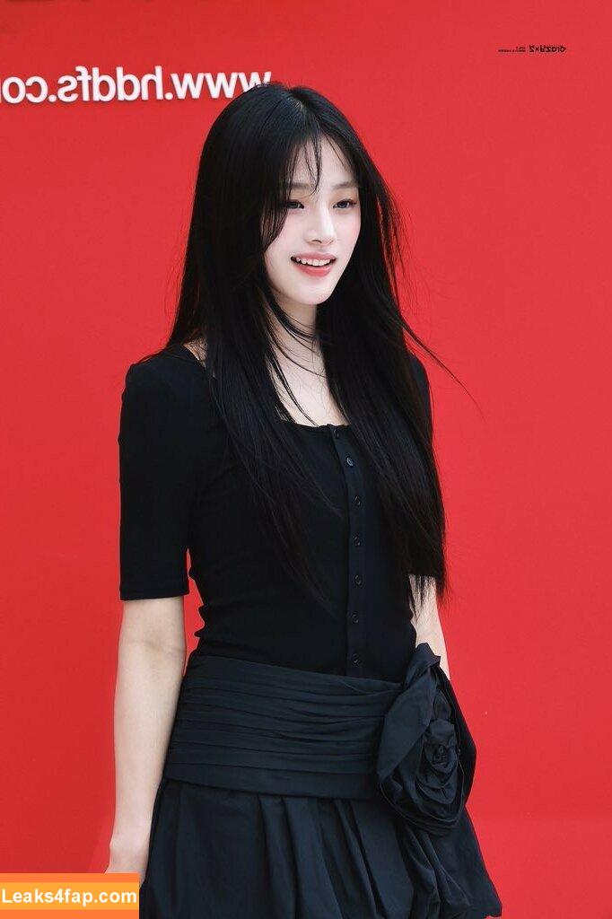 Minji / lovres_min__ / miniwithtattoos / newjeans_official leaked photo photo #0630