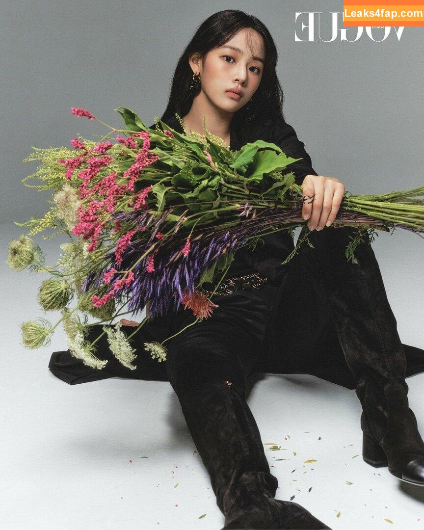 Minji / lovres_min__ / miniwithtattoos / newjeans_official leaked photo photo #0643