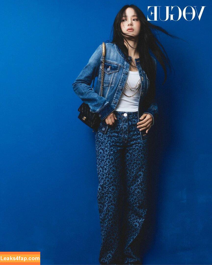Minji / lovres_min__ / miniwithtattoos / newjeans_official leaked photo photo #0645