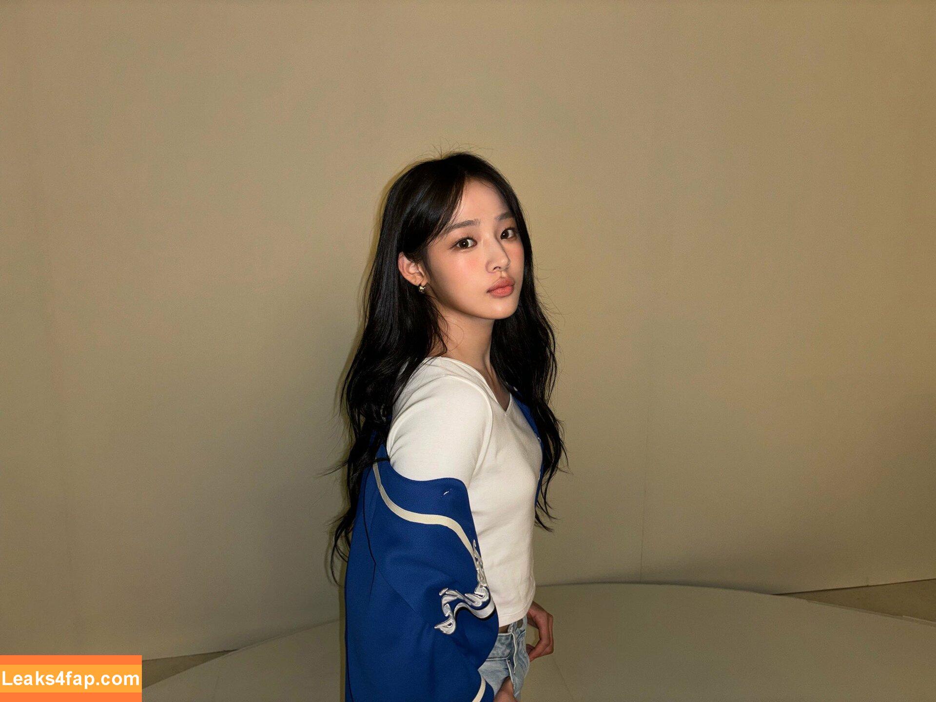 Minji / lovres_min__ / miniwithtattoos / newjeans_official leaked photo photo #0650