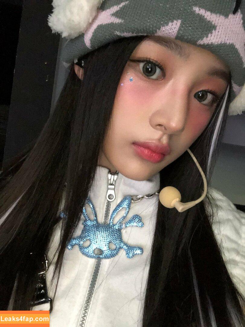 Minji / lovres_min__ / miniwithtattoos / newjeans_official leaked photo photo #0656