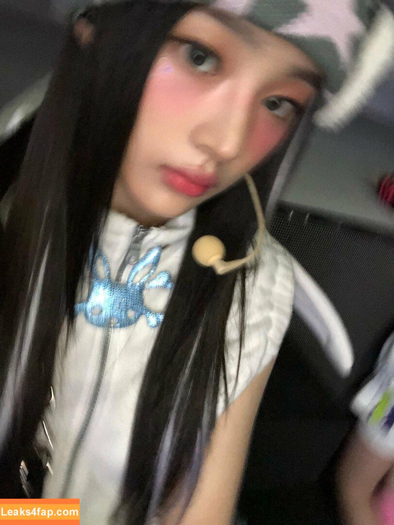 Minji / lovres_min__ / miniwithtattoos / newjeans_official leaked photo photo #0657