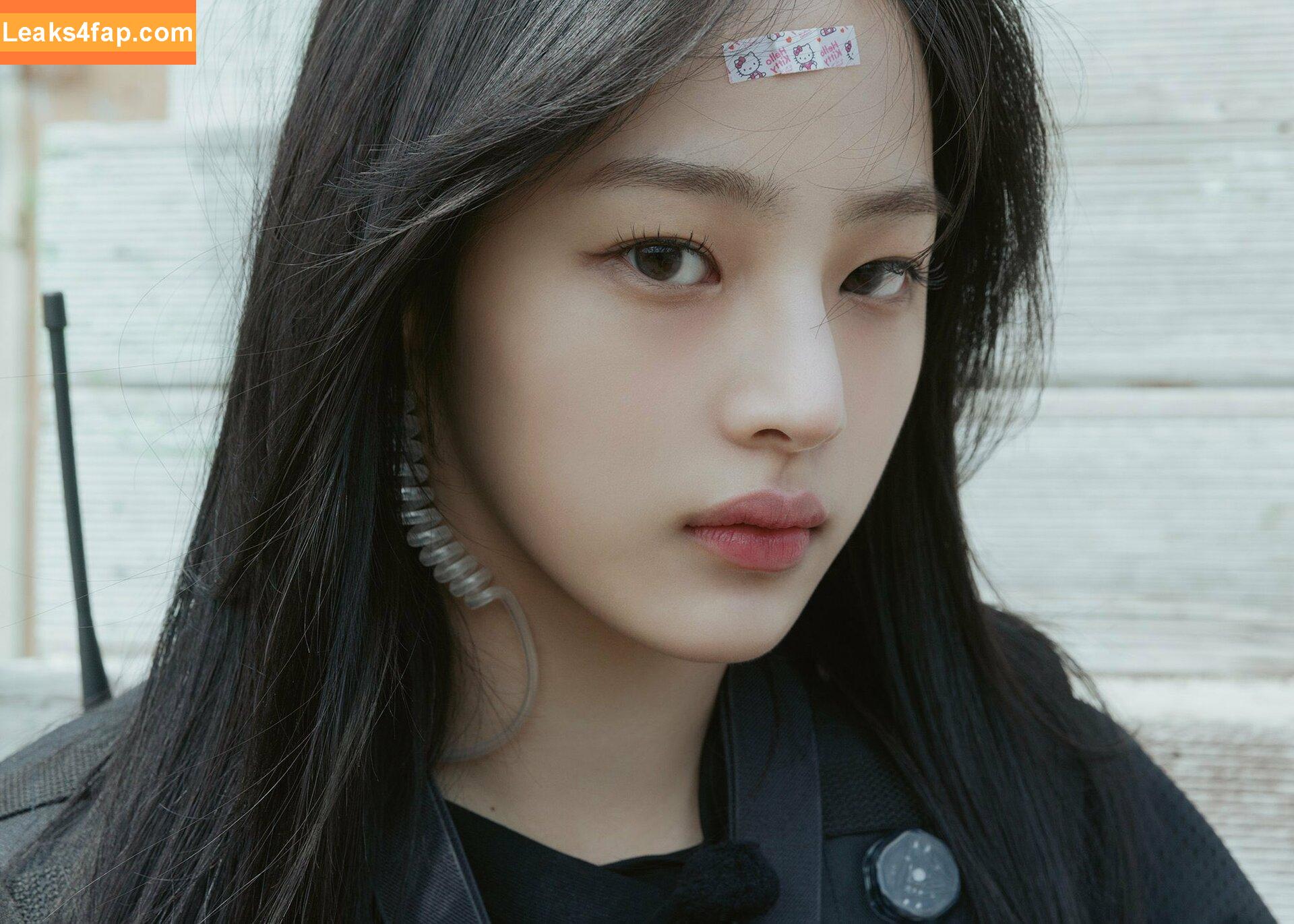 Minji / lovres_min__ / miniwithtattoos / newjeans_official leaked photo photo #0660