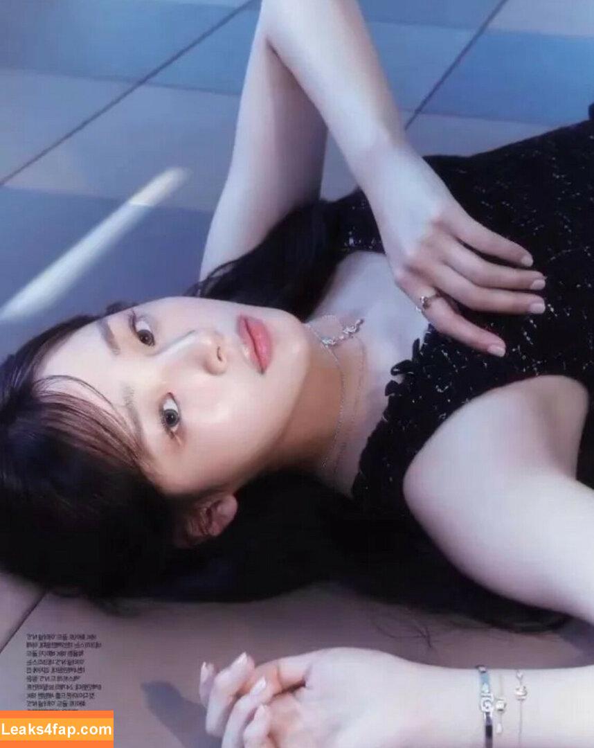 Minji / lovres_min__ / miniwithtattoos / newjeans_official leaked photo photo #0662