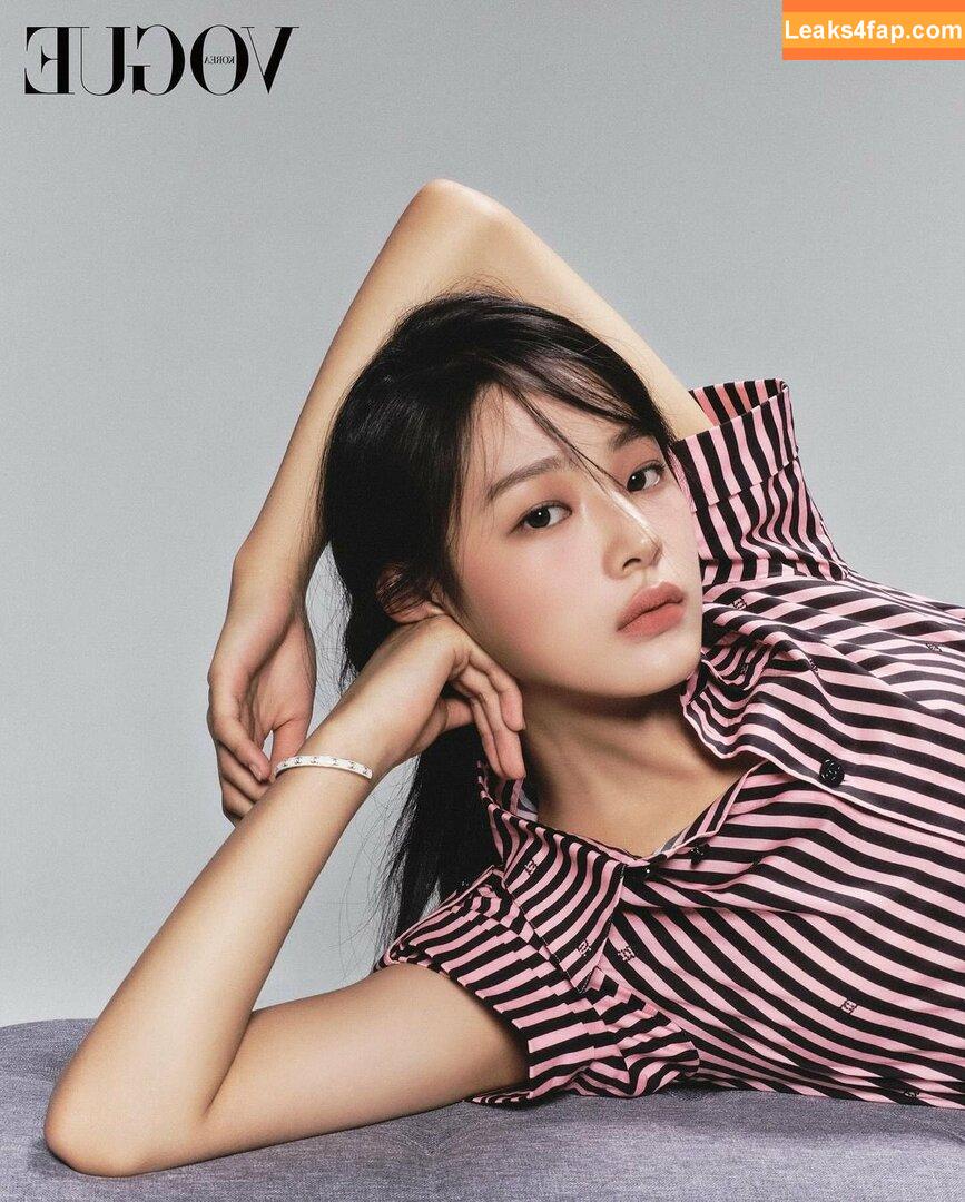 Minji / lovres_min__ / miniwithtattoos / newjeans_official leaked photo photo #0672