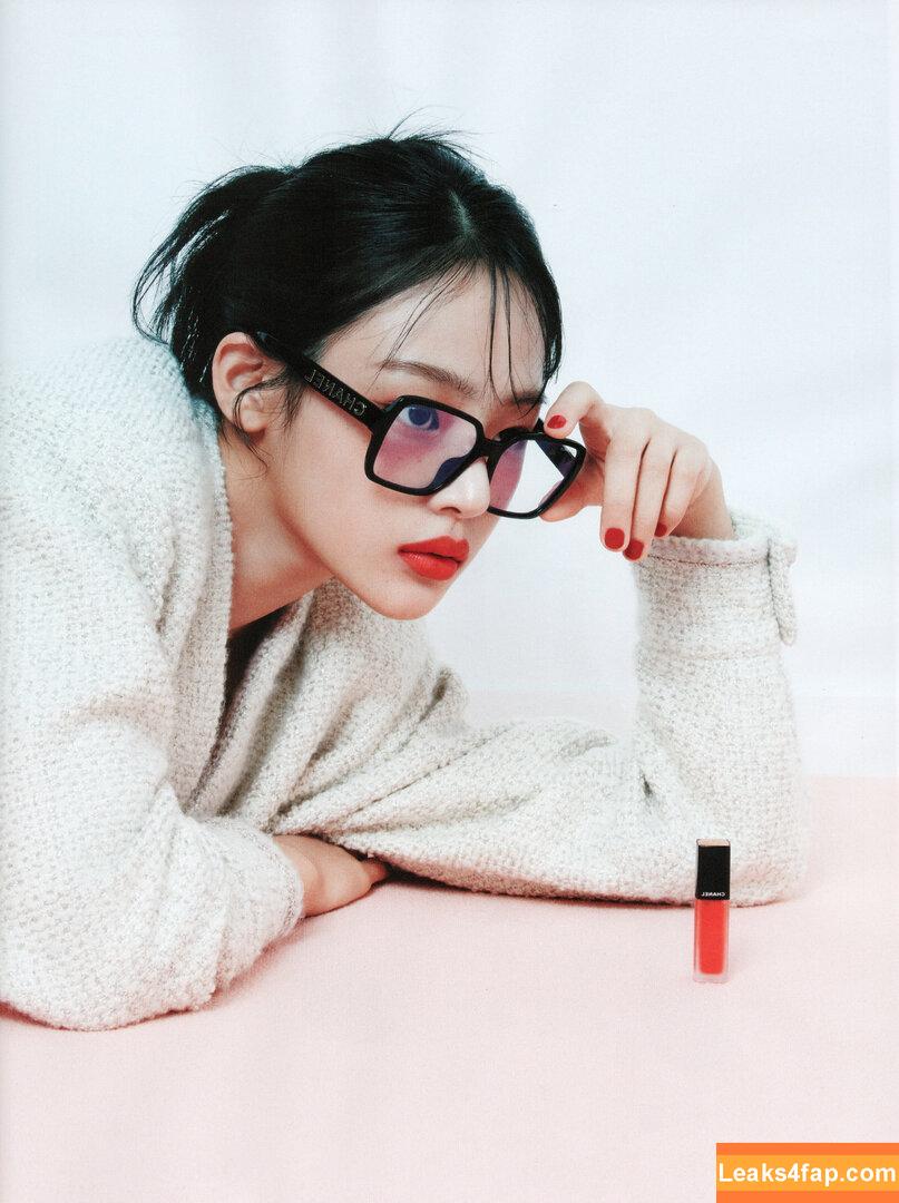 Minji / lovres_min__ / miniwithtattoos / newjeans_official leaked photo photo #0744
