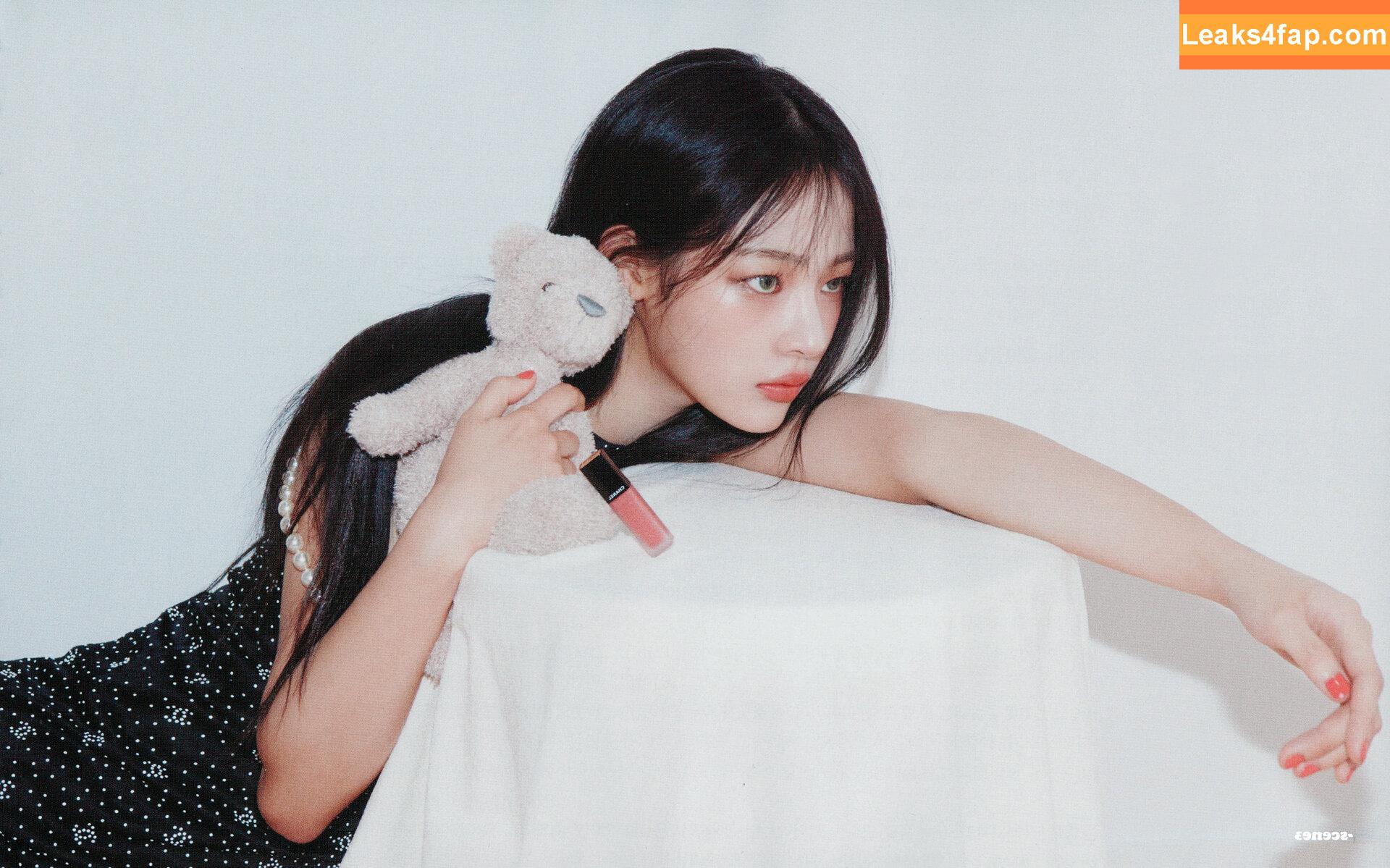 Minji / lovres_min__ / miniwithtattoos / newjeans_official leaked photo photo #0751