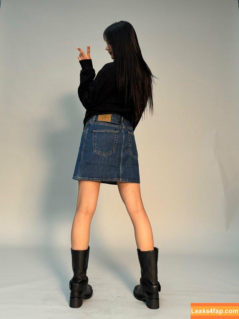 Minji / lovres_min__ / miniwithtattoos / newjeans_official leaked photo photo #0779