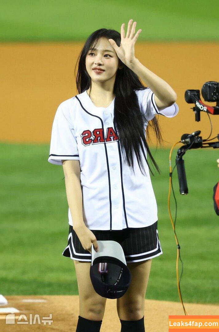 Minji / lovres_min__ / miniwithtattoos / newjeans_official leaked photo photo #0790
