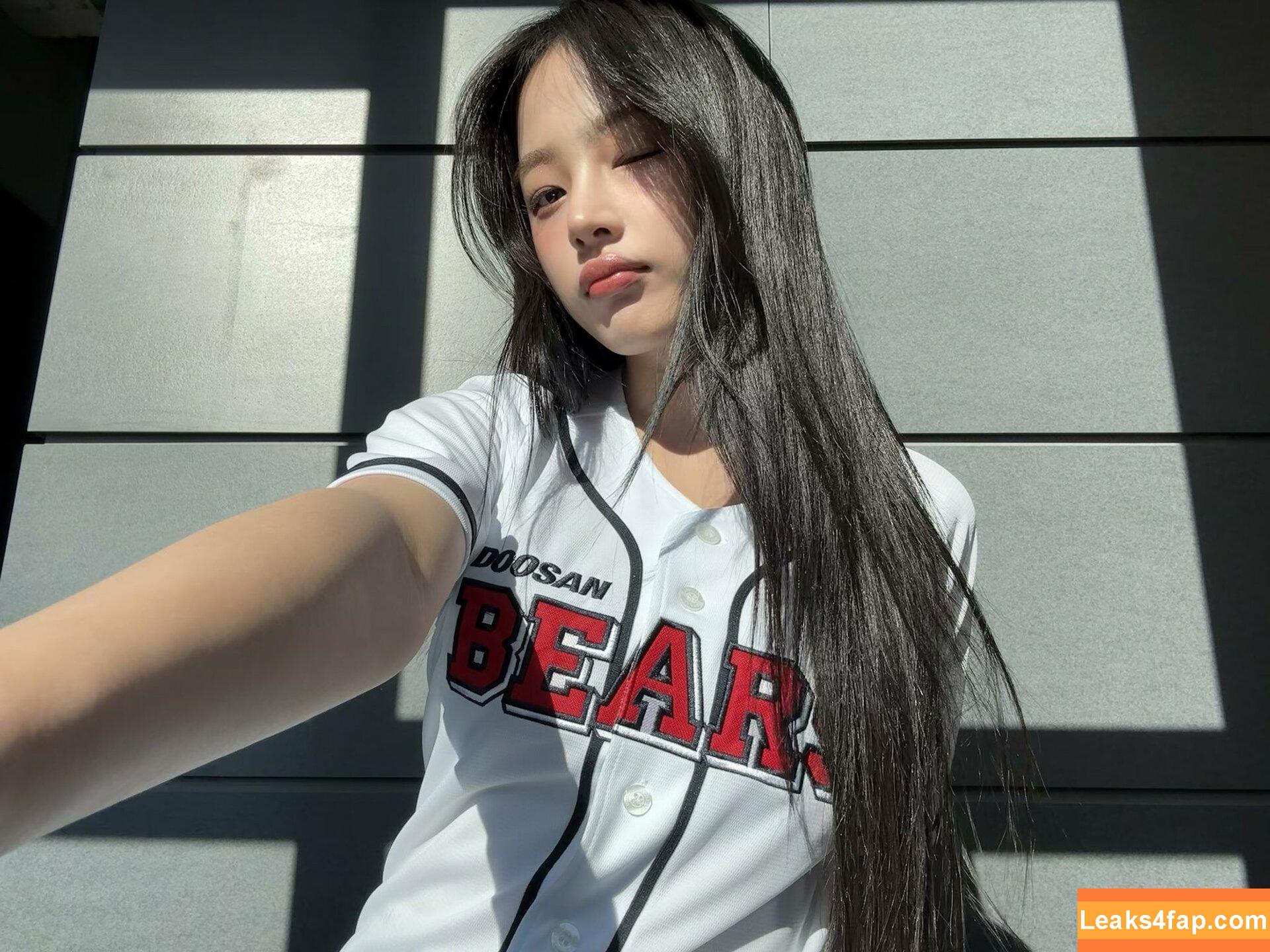 Minji / lovres_min__ / miniwithtattoos / newjeans_official leaked photo photo #0794