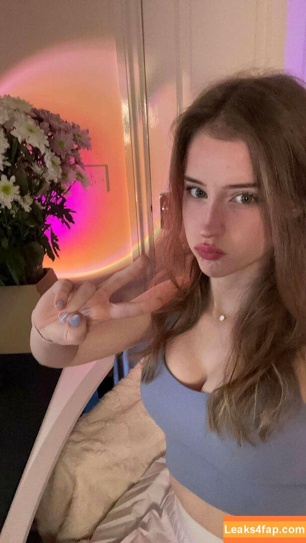 Mira.004 / model_mira leaked photo photo #0749