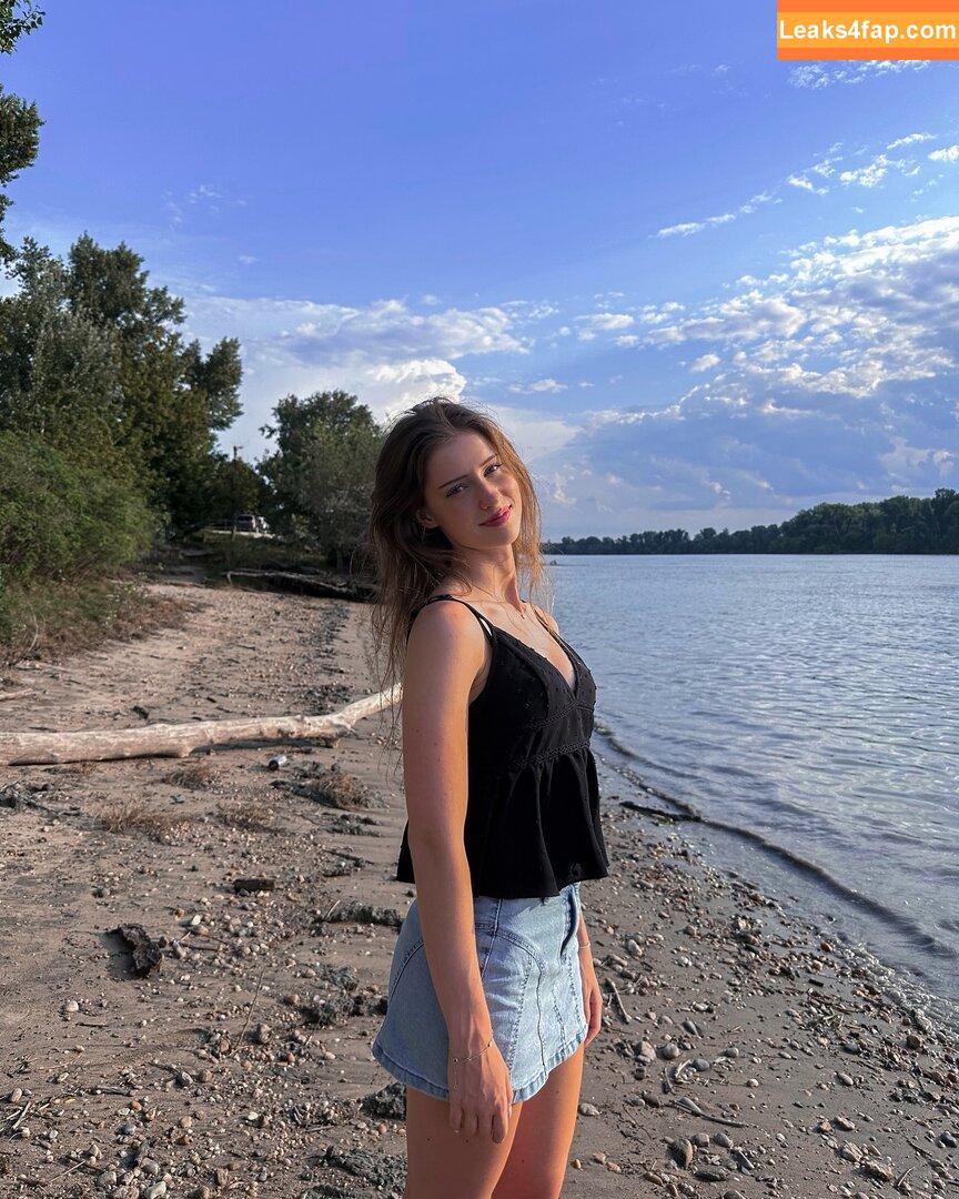 Mira.004 / model_mira leaked photo photo #1532