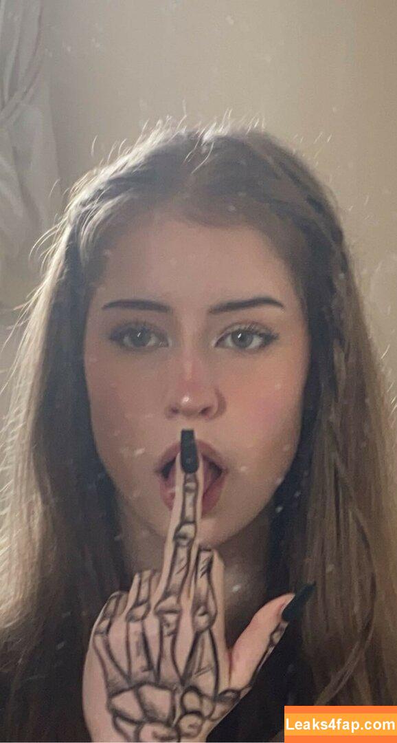 Mira.004 / model_mira leaked photo photo #2091