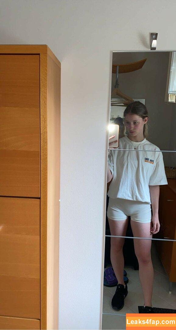 Mira.004 / model_mira leaked photo photo #2118