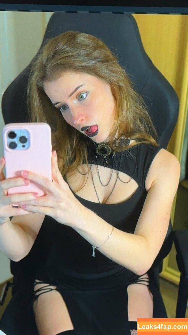 Mira.004 / model_mira leaked photo photo #2147
