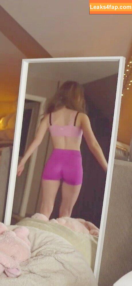 Mira.004 / model_mira leaked photo photo #2473