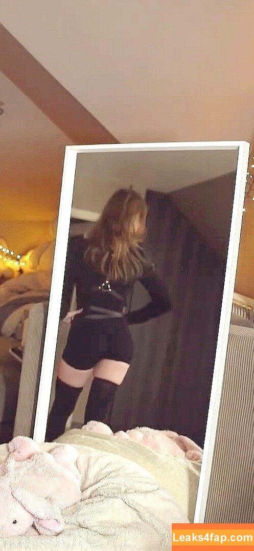 Mira.004 / model_mira leaked photo photo #2475