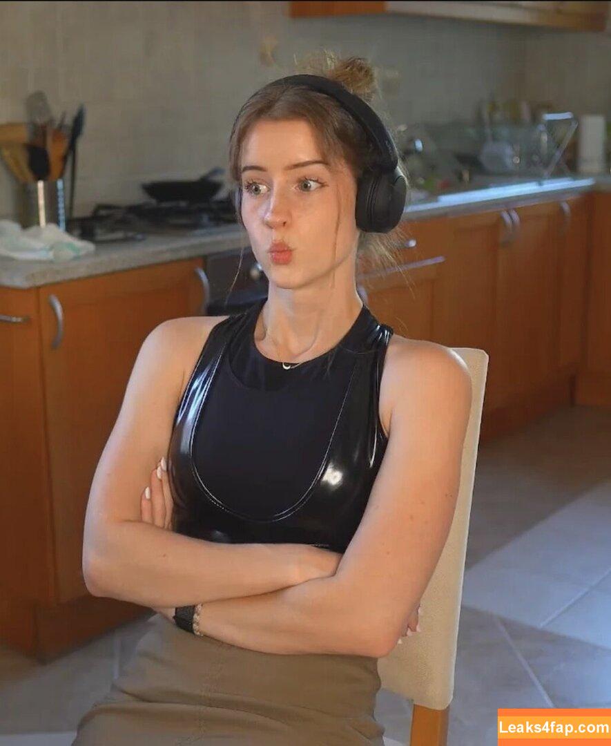 Mira.004 / model_mira leaked photo photo #2587