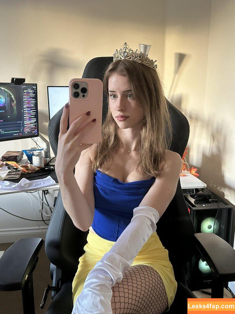 Mira.004 / model_mira leaked photo photo #2677