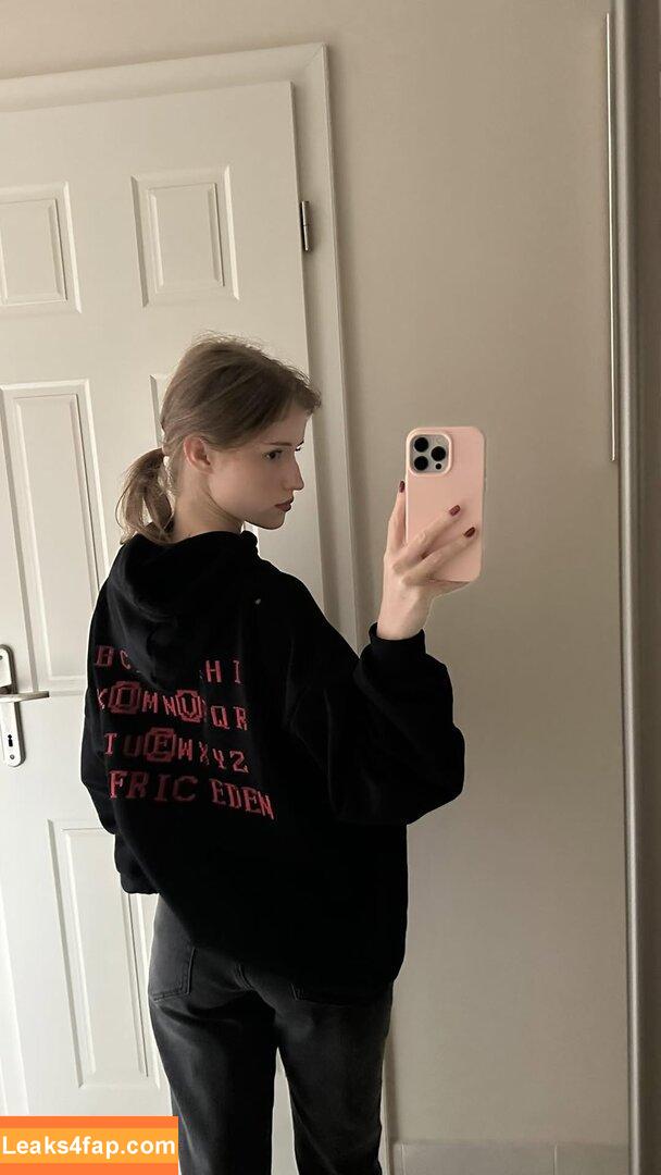 Mira.004 / model_mira leaked photo photo #2678