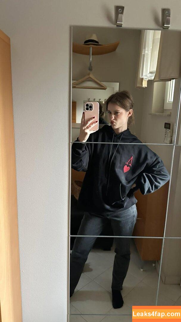 Mira.004 / model_mira leaked photo photo #2685