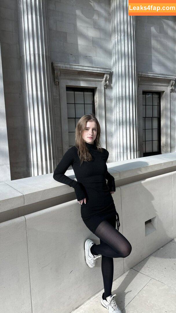 Mira.004 / model_mira leaked photo photo #2773