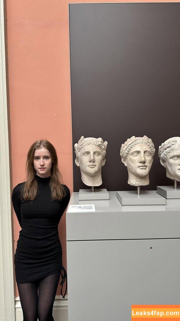 Mira.004 / model_mira leaked photo photo #2778