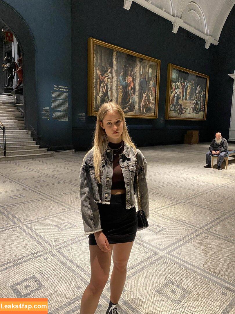 Mira.004 / model_mira leaked photo photo #2788