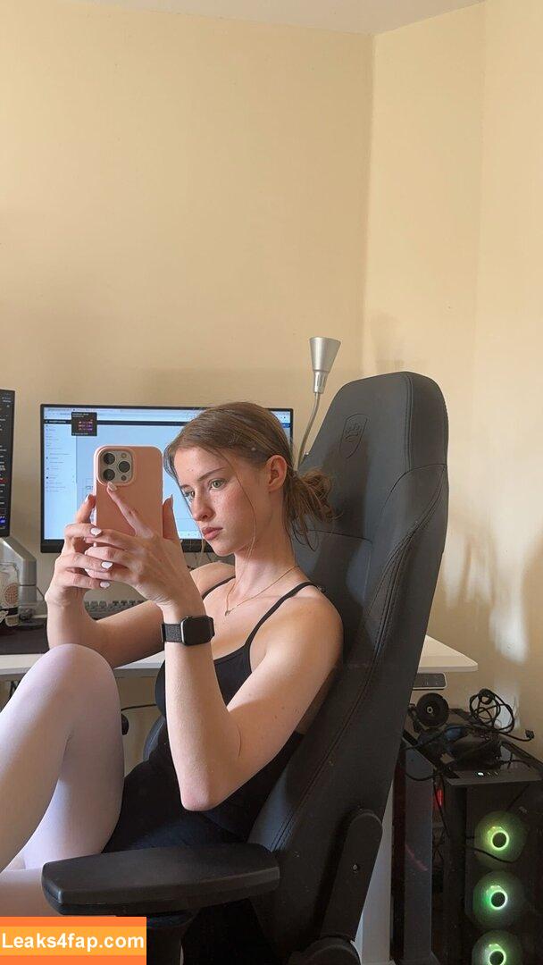 Mira.004 / model_mira leaked photo photo #2836