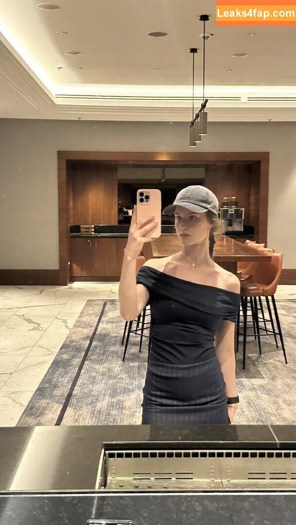 Mira.004 / model_mira leaked photo photo #2838