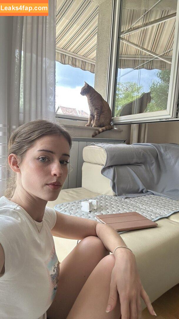 Mira.004 / model_mira leaked photo photo #2893