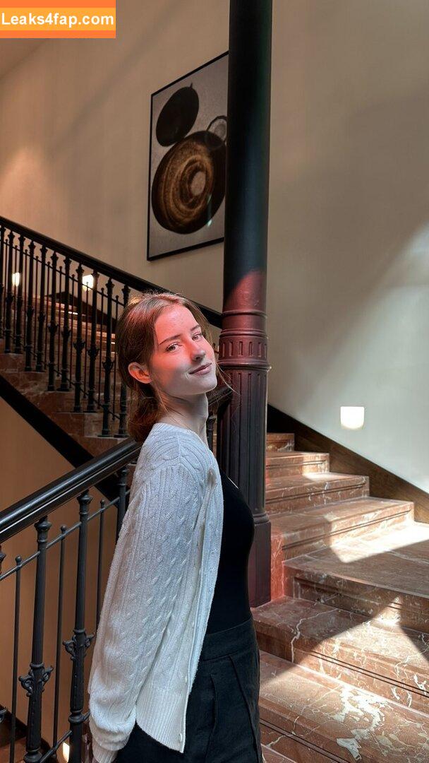 Mira.004 / model_mira leaked photo photo #2894