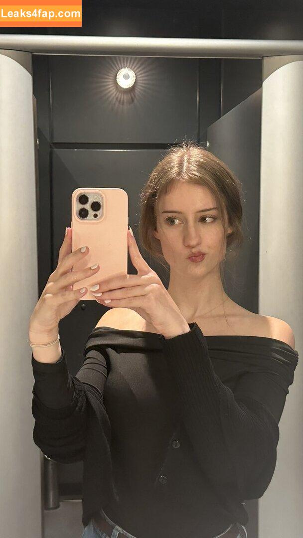 Mira.004 / model_mira leaked photo photo #2905