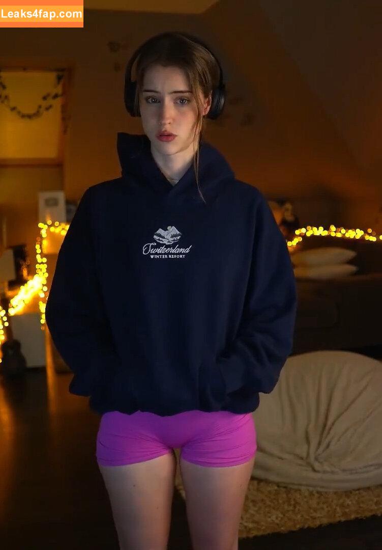 Mira.004 / model_mira leaked photo photo #2906