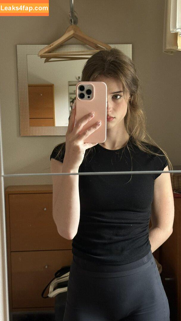 Mira.004 / model_mira leaked photo photo #2911