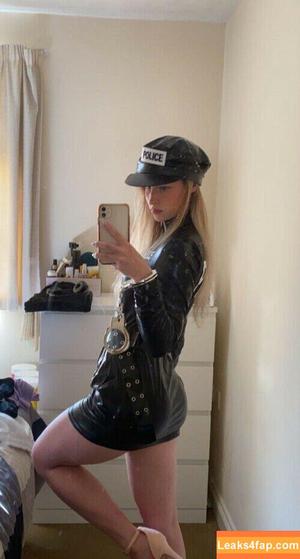 Mira Szalma photo #0052