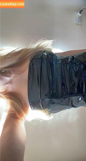 Mira Szalma photo #0054