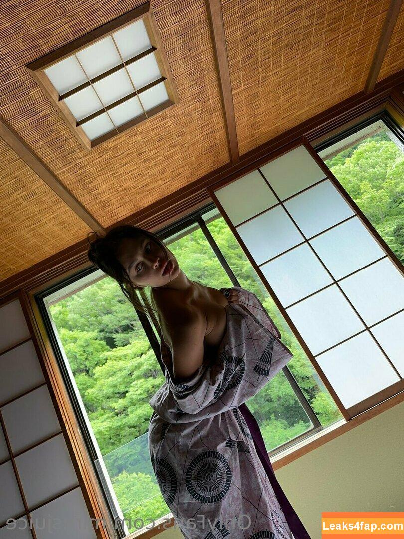 Mira / mira.004 / miranowhere / model_mira слитое фото фото #0069